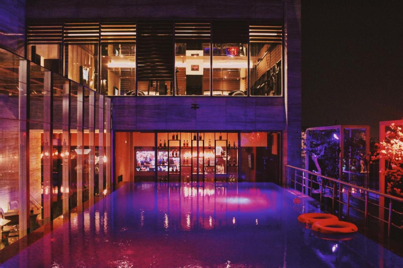 Radisson Lucknow City Center Extérieur photo