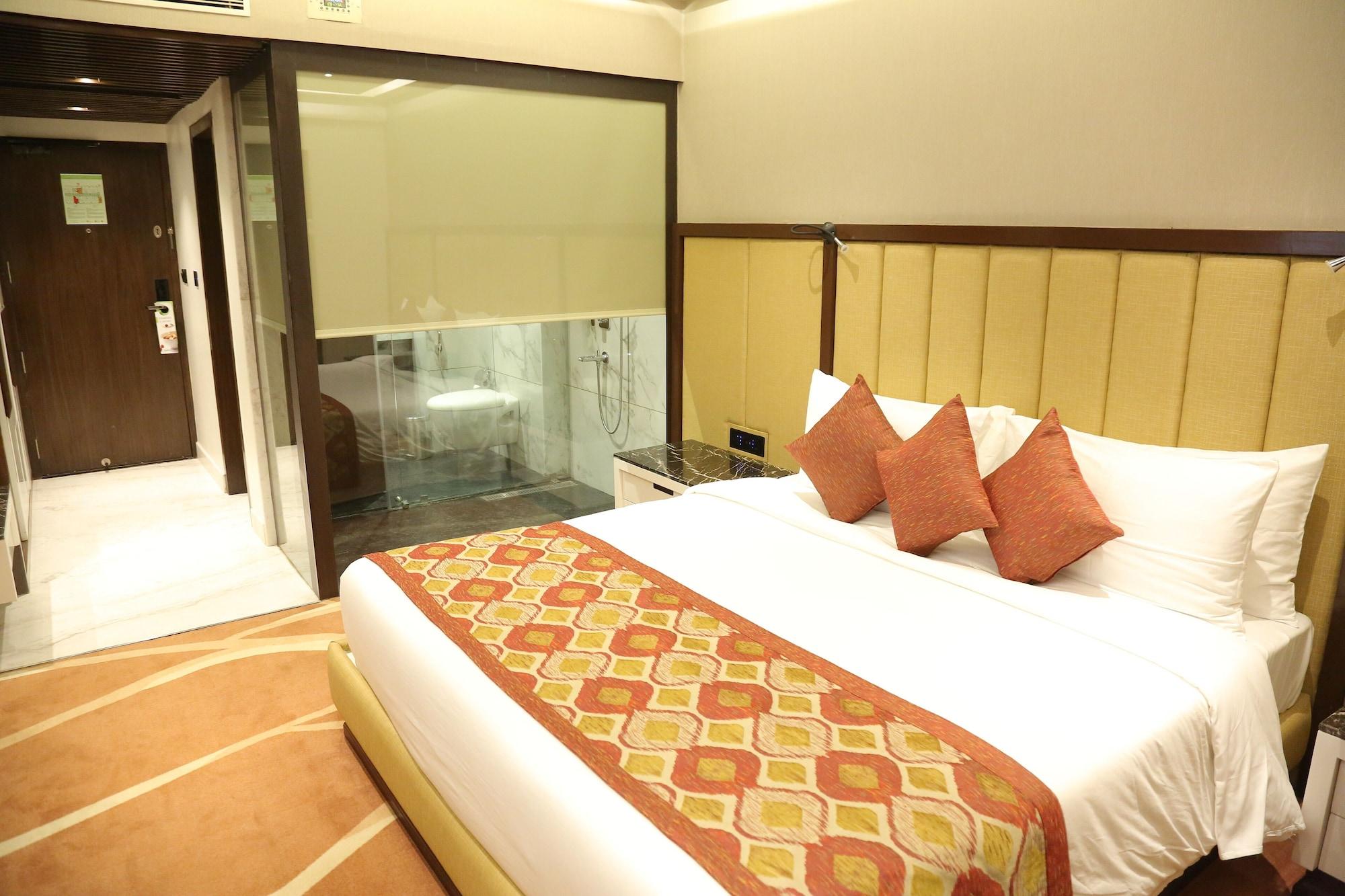 Radisson Lucknow City Center Extérieur photo