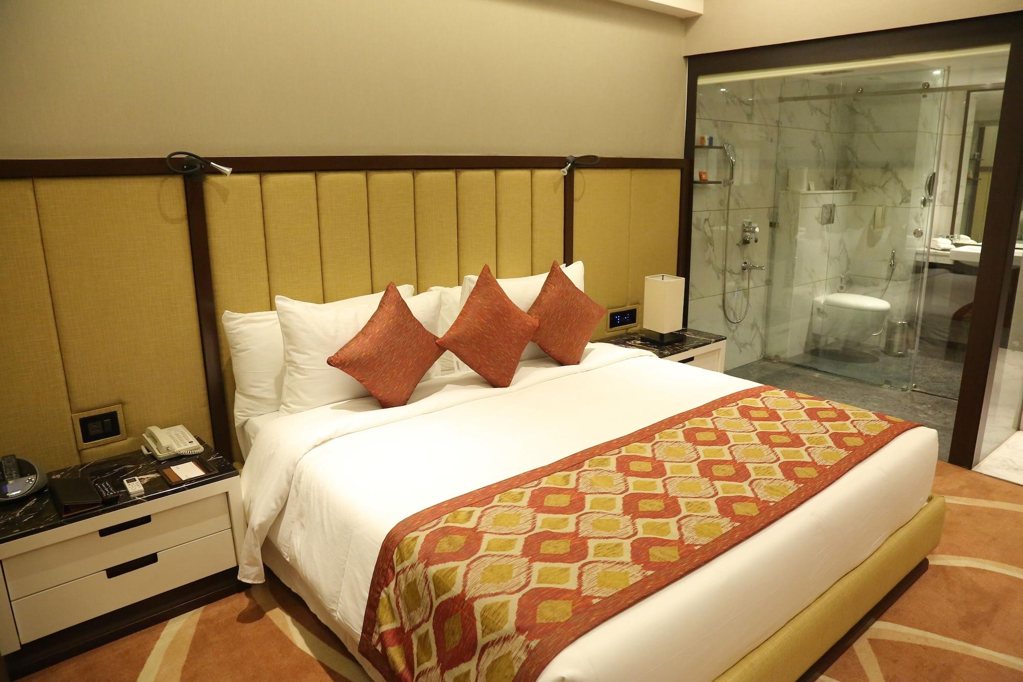 Radisson Lucknow City Center Extérieur photo